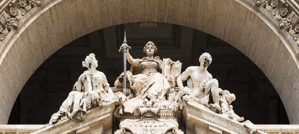 1033px Pediment courthouse2C Rome2C Italy 4