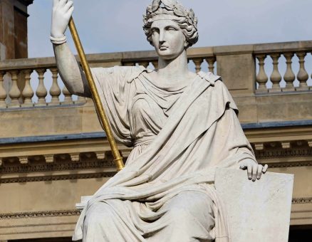 Law place du Palais Bourbon Paris 4
